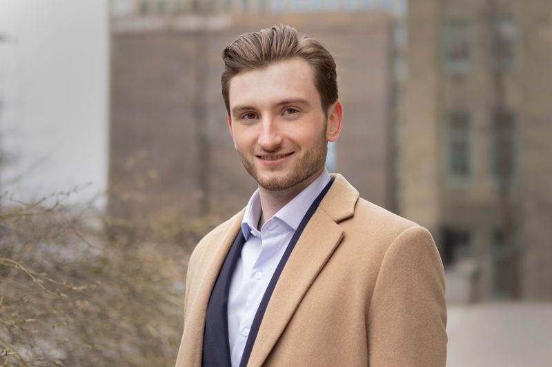 Portrait de Marc Dupont, client Interflora