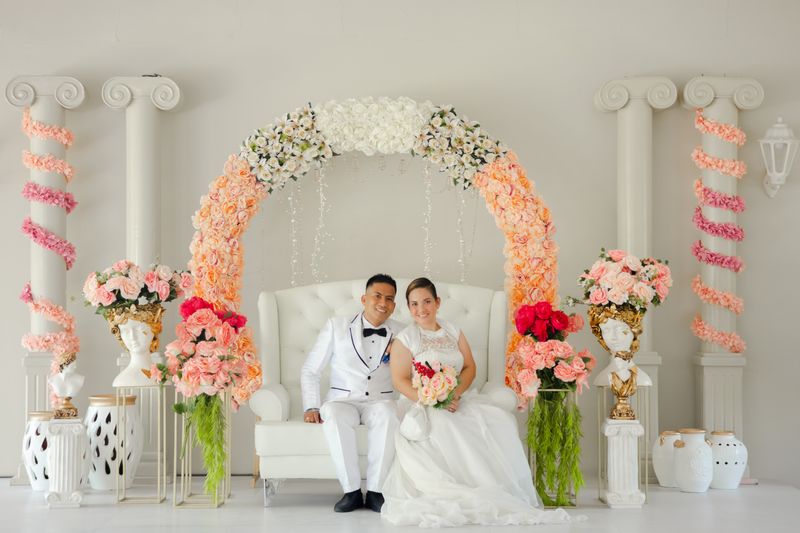 Arche florale mariage rose et blanc Interflora